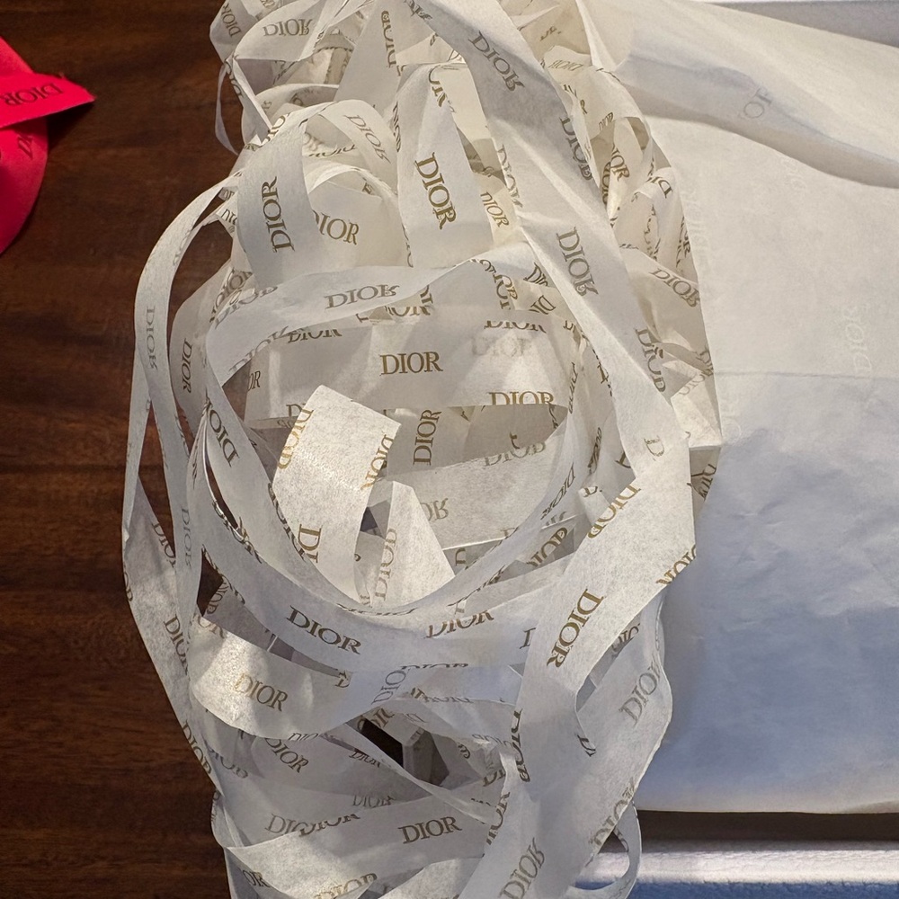 Dior Perfect Package~Pebbled Box & Tissue Paper, Dior Stuffing, 6.5 ft Ribbon - Picture 4 of 9